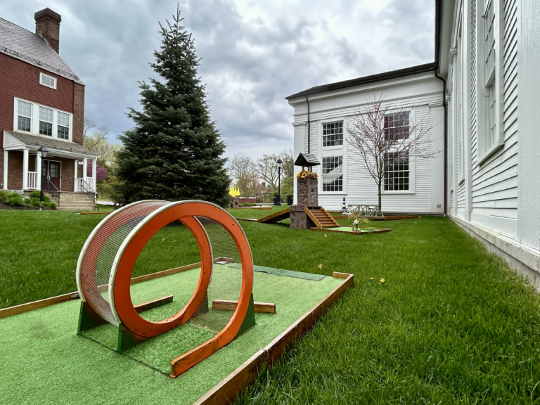 Mini Golf Loop Obstacle