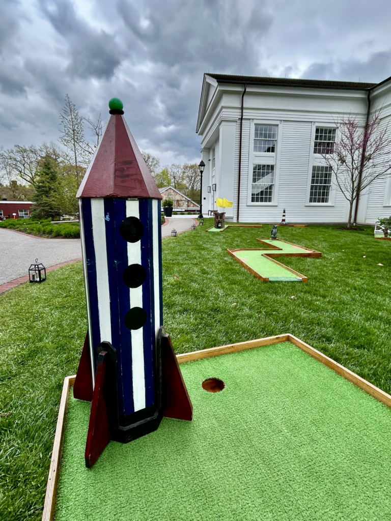 Mini Golf with Rocket ship