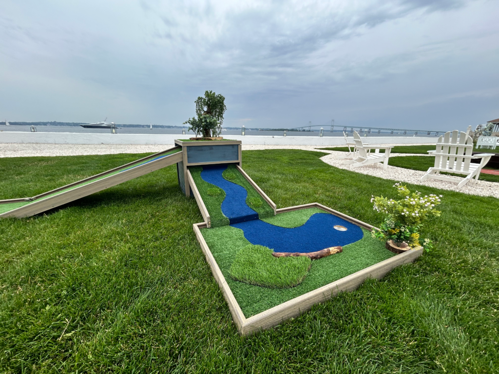 Mini Golf Water Hole
